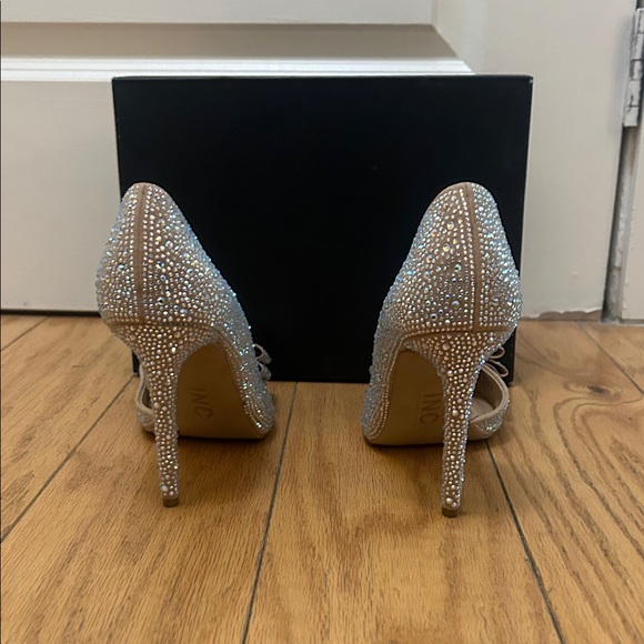 INC International Concepts Glittering Bow Heels in Silver and Tan - Picture 5 of 10